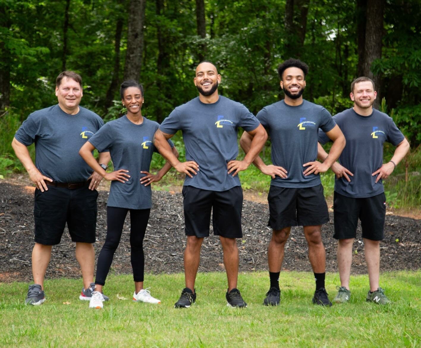 Experienced Expedite Moving & Logistics moving company crew Larry, Sarai, Larry, Cameron and Joe posing for a residential move.